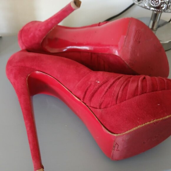 Christian Louboutin Red Suede Women's Heels - Picture 5 of 6
